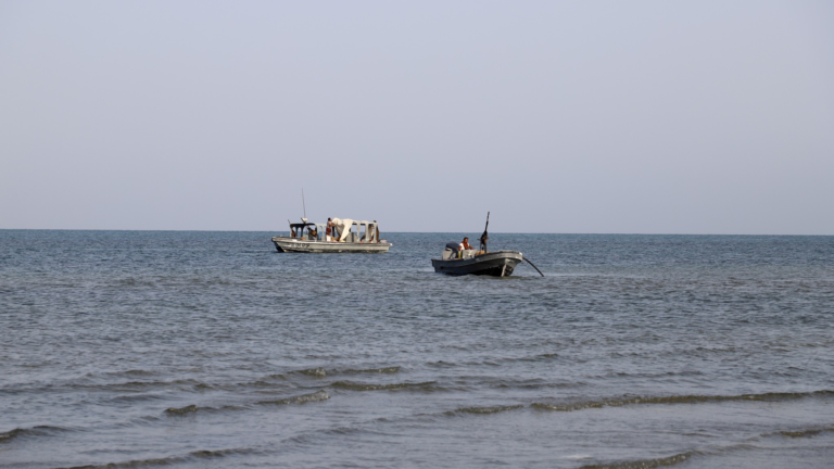 انتشار الأسلحة في البحر الأحمر: أنماط متغيرة حول اليمن انتشار الأسلحة في البحر الأحمر: أنماط متغيرة حول اليمن