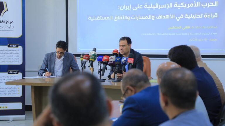 المغلس: الحرب على إيران صراع هيمنة لهندسة جغرافيا جديدة للمنطقة أكاديمي يمني: الحرب على إيران صراع هيمنة لهندسة جغرافيا جديدة للمنطقة