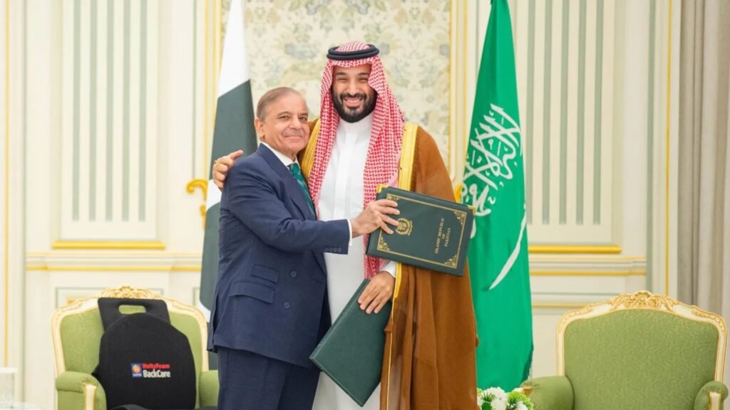 موقف باكستان من التصعيد بين صنعاء والرياض: حدود الالتزام الدفاعي ومأزق تجنب الانخراط في حرب شاملة موقف باكستان من التصعيد بين صنعاء والرياض: حدود الالتزام الدفاعي ومأزق تجنب الانخراط في حرب شاملة