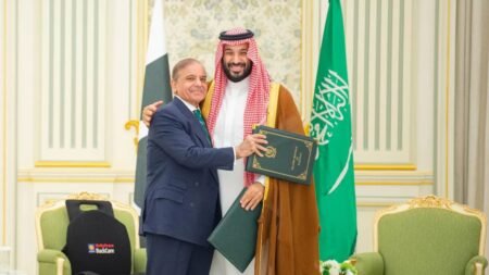 موقف باكستان من التصعيد بين صنعاء والرياض: حدود الالتزام الدفاعي ومأزق تجنب الانخراط في حرب شاملة موقف باكستان من التصعيد بين صنعاء والرياض: حدود الالتزام الدفاعي ومأزق تجنب الانخراط في حرب شاملة